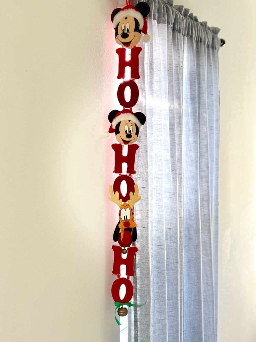 Disney Mickey Minnie Pluto Christmas Door Hanger HO HO HO Wall Decor Hanging